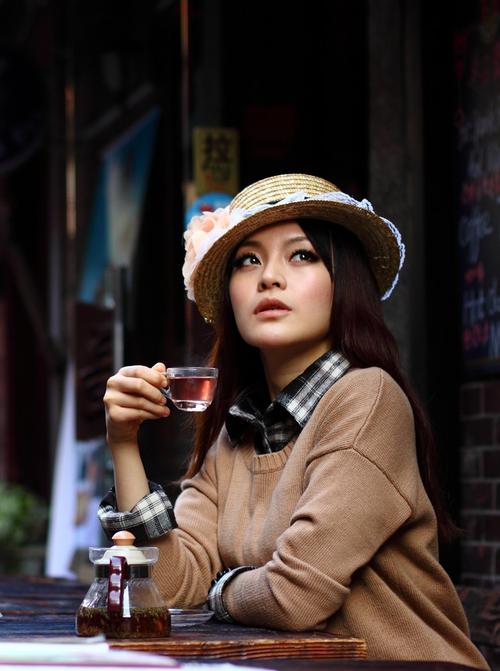 日本人吮乳吃奶头