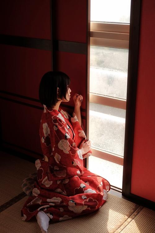 欧美大黑驴鸡巴俄罗斯美女18岁的小白片