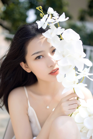 轻声呢喃的亲密约束视频